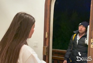 Насмотрелась русского порно и пустила незнакомца
